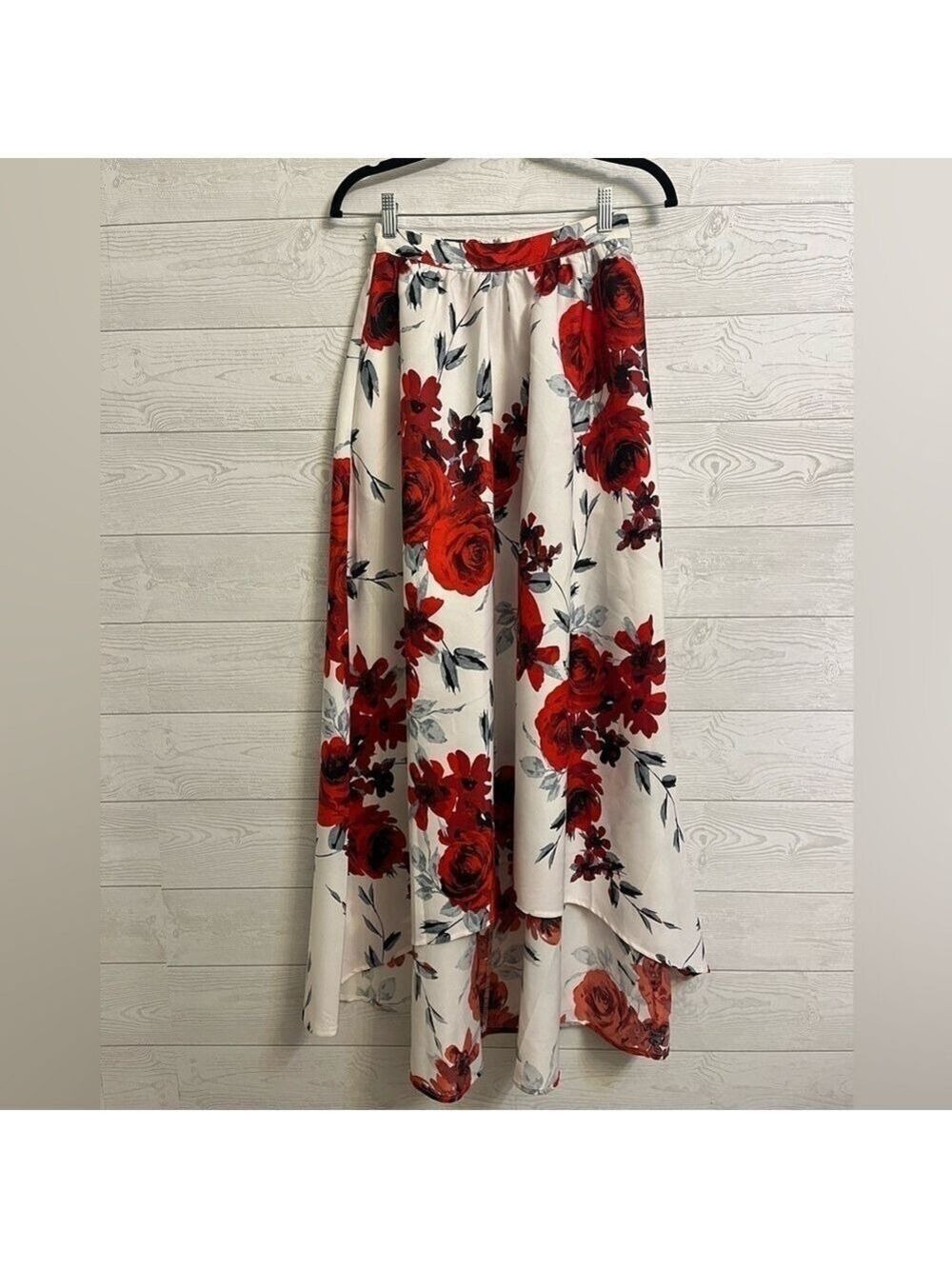 Speechless Women’s Red Floral High Front Long Back Skirt. Size 1